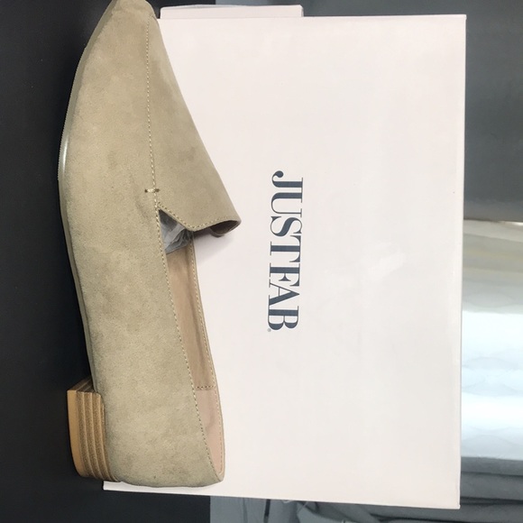 Tan colour flats - Picture 3 of 5